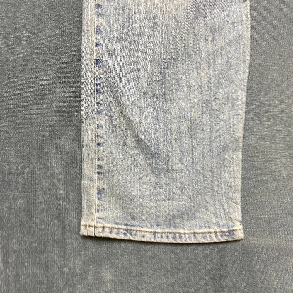 Wrangler Jeans Men 42x30 Blue Denim Low Rise Light Wash Relaxed Fit Straight Leg